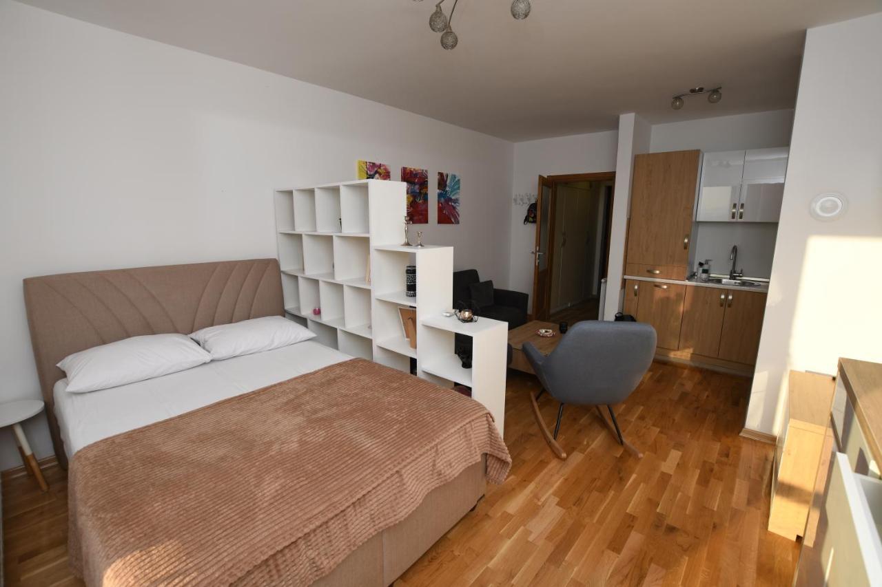 Sky Way Studio Apartment Szarajevó Kültér fotó