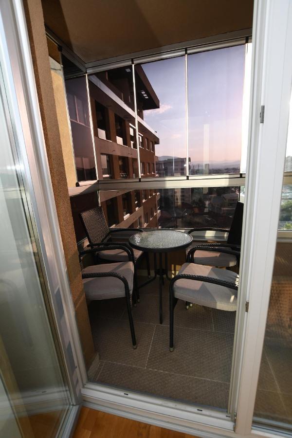 Sky Way Studio Apartment Szarajevó Kültér fotó